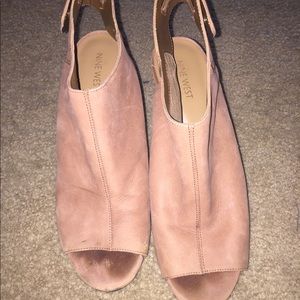 Nine West tan peep toe heels